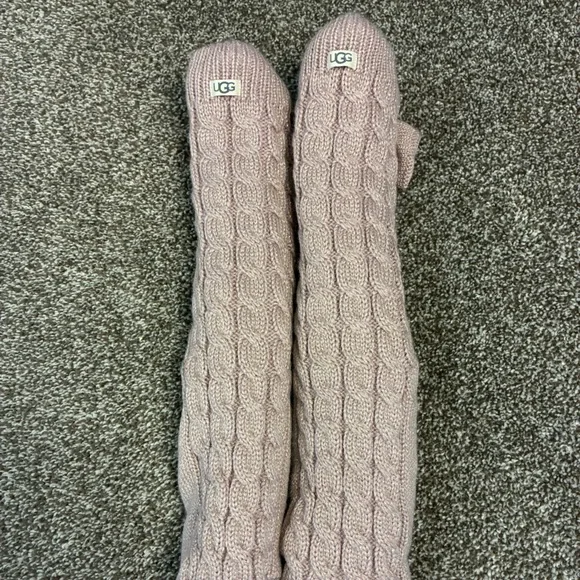 UGG Blush Cable Knit Socks with Fluffy White Cuffs - Picture 9 of 10